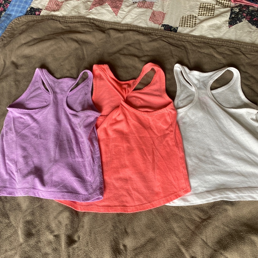 Tank tops/razor back - Picture 5 of 5